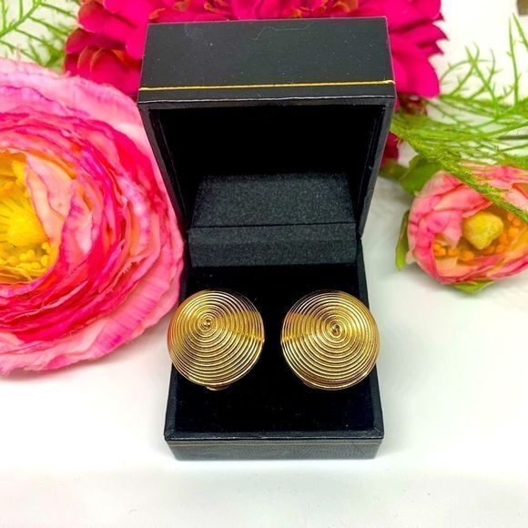 Vintage Jewelry - VINTAGE⚜️RARE NAPIER Golden Coil Clip Earrings